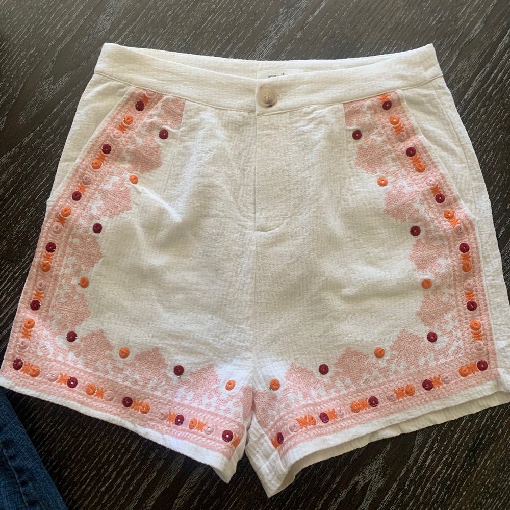 Amaryllis linen embroidery shorts